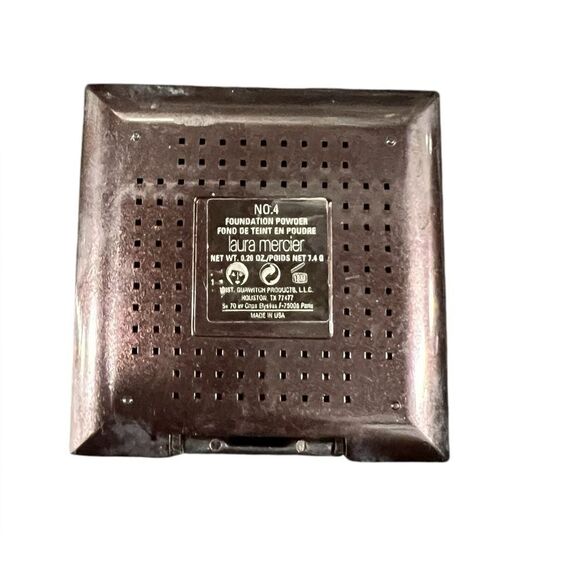 Laura Mercier Smooth Finish Foundation Powder No 4 - Picture 2 of 2